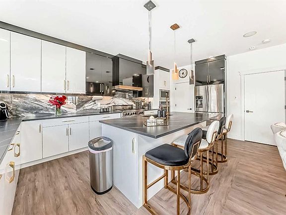 5th image of 630 SW Rocky Ridge Vw NW