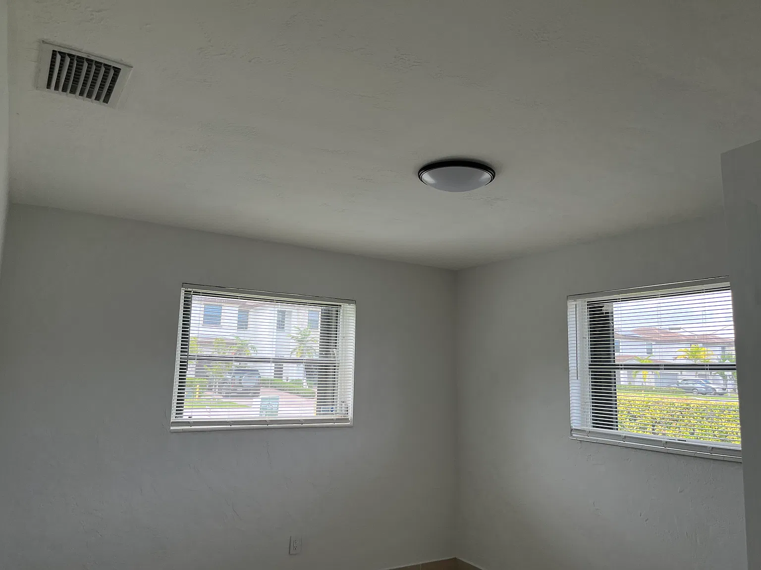 2 bed, 996 sqft, $2,200 — Photo 4