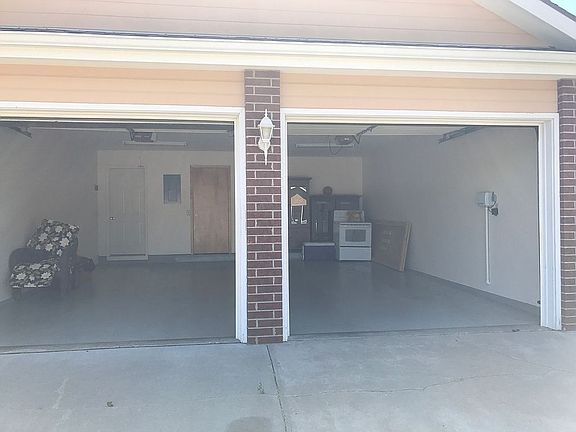 2nd image of 1521 Columbine Dr