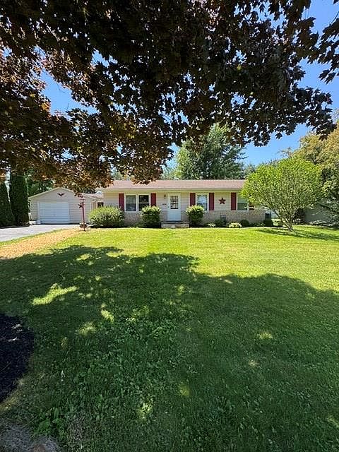 1st image of 636 Cloverdale Ave