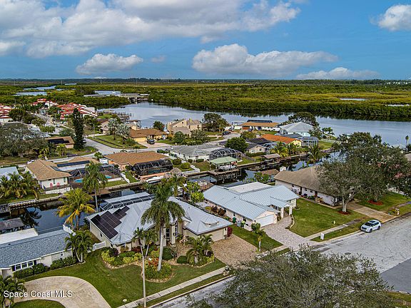 4th image of 218 Via De La Reina