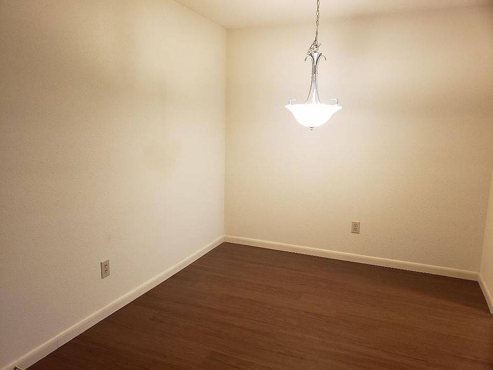 1st image of 3224 St Martins Trl APT 1212