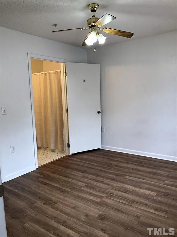 4 bed, 1200 sqft, $650 — Photo 4