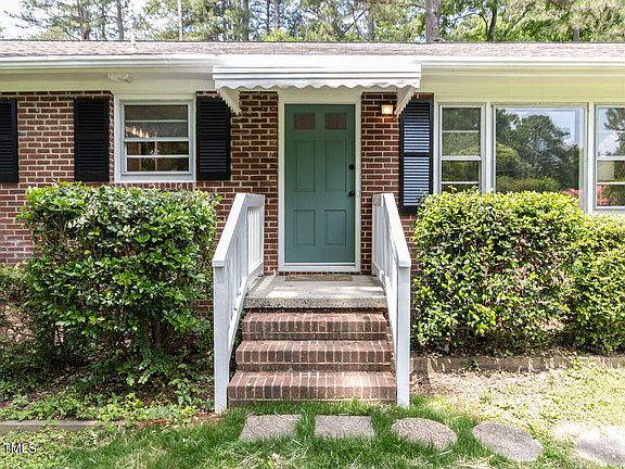 2nd image of 114 Brenrose Cir