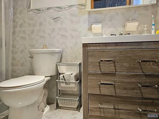 31 Marion Ave #2 — Photo 8