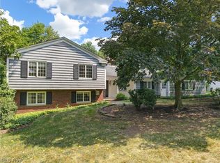 31179 S Woodland Rd, Pepper Pike, OH 44124