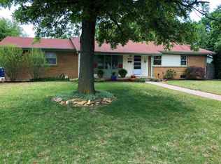 989 N Westlink Ave, Wichita, KS 67212