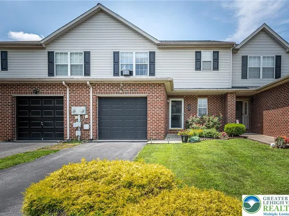 2621 Penns Ridge Blvd, Easton, PA 18040