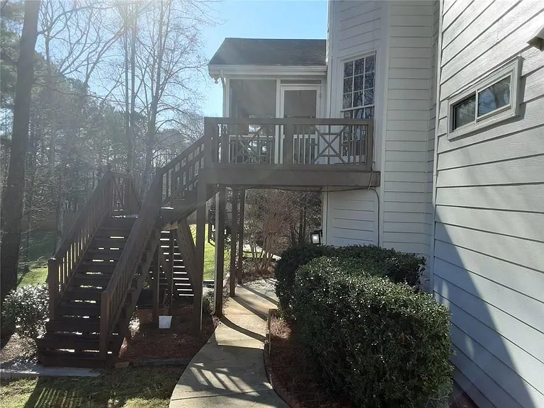 3885 Waterford Dr — Photo 37