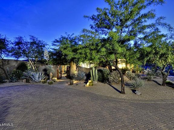 3rd image of 2001 E SMOKETREE Drive E
