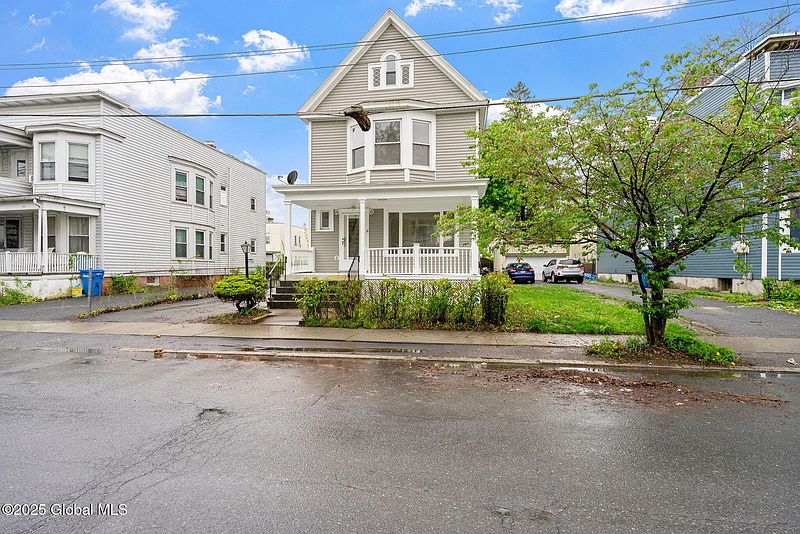 3rd image of 18 Bertha Street