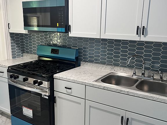 4th image of 1356 E 72nd Pl APT 1