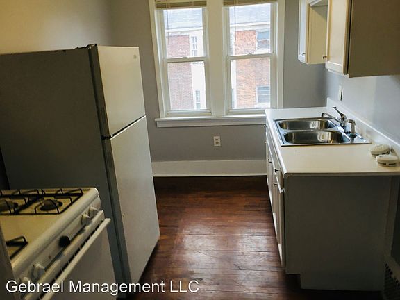3rd image of 761 Philip St Unit A