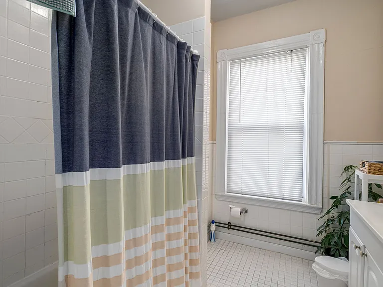 195 Green St #1 — Photo 7