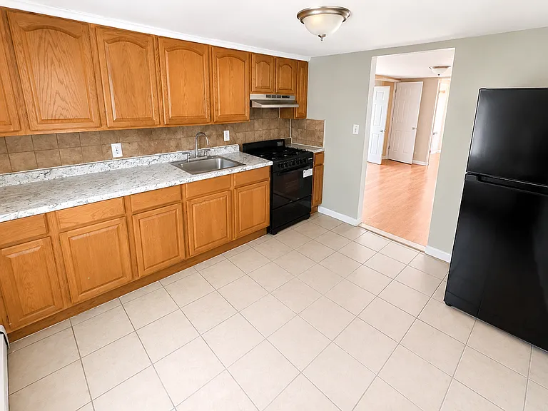 35 Grace St #3 — Photo 2