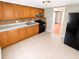 35 Grace St FLOOR 3, Irvington, NJ 07111