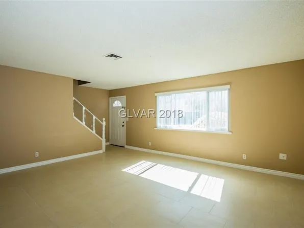 651 Greenbriar Townhouse Way, Las Vegas, NV 89121