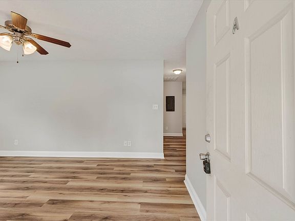 5th image of 333 Rossview Rd APT A