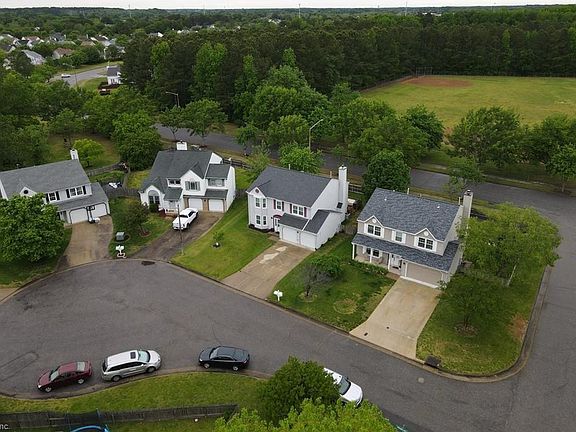 4th image of 1004 Kenelm Ct