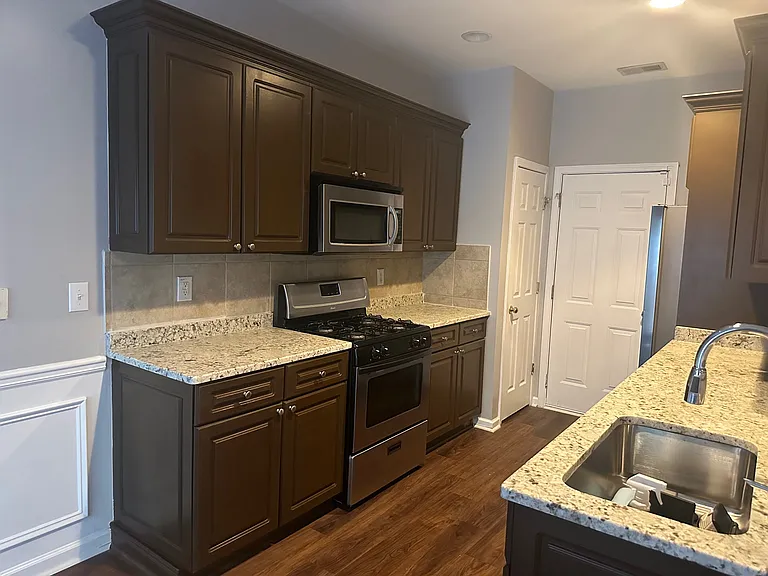 743 Celeste Ln SW — Photo 10
