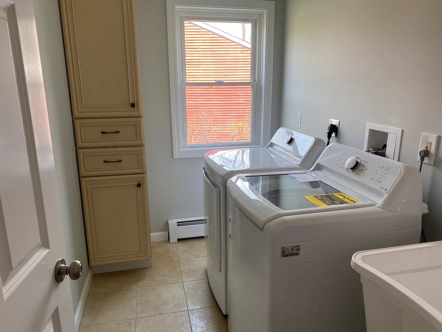 4 bed, 2168 sqft, $3,500 — Photo 4