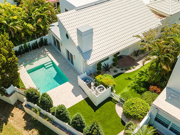 2nd image of 221 Pelican Way