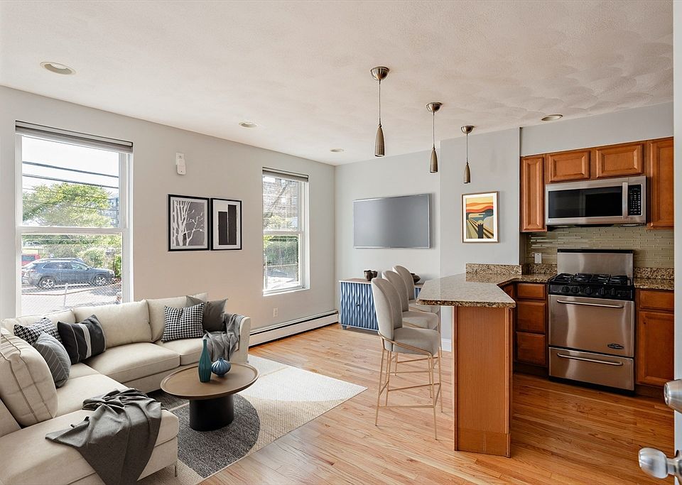 1st image of 30 Haynes St #1