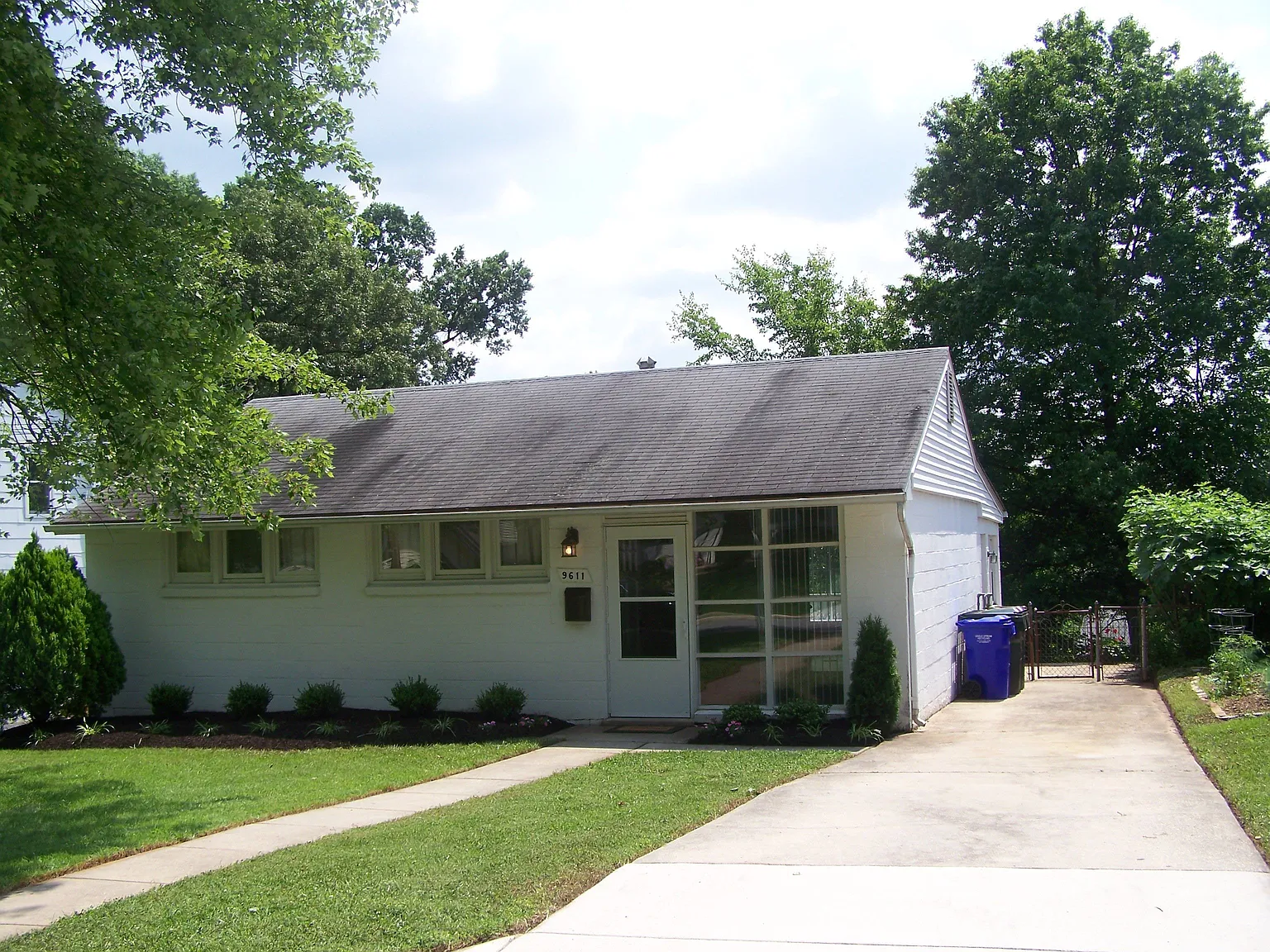 9611 51st Pl photo 1