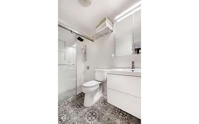 Sold by Douglas Elliman | media 18