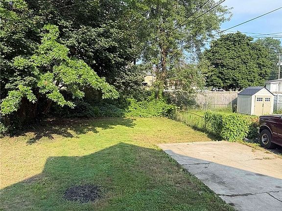 3rd image of 140 4th St NE