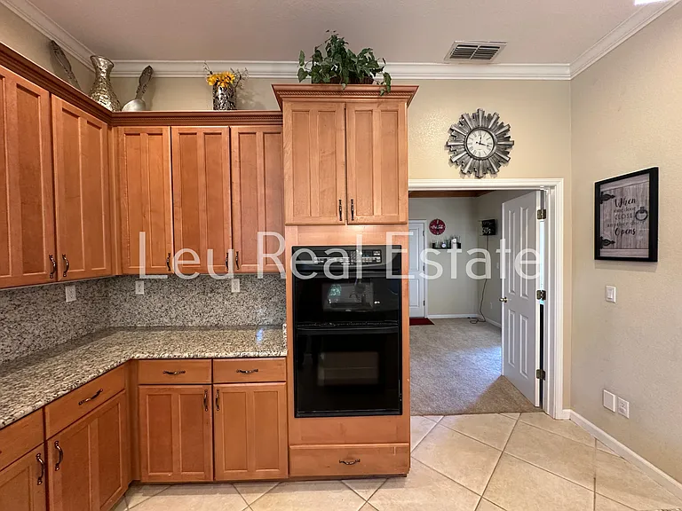 131 Gage Ct — Photo 10