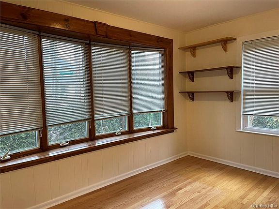 3rd image of 56 Stephenson Boulevard