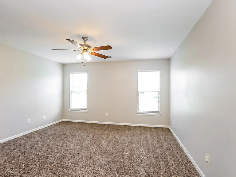 12805 Beddingfield Dr — Photo 11