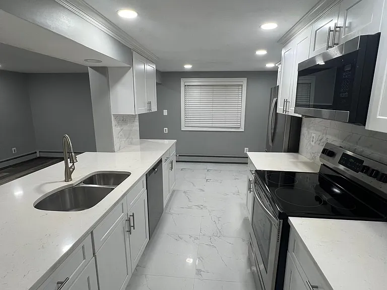 15 Beach Ave — Photo 5