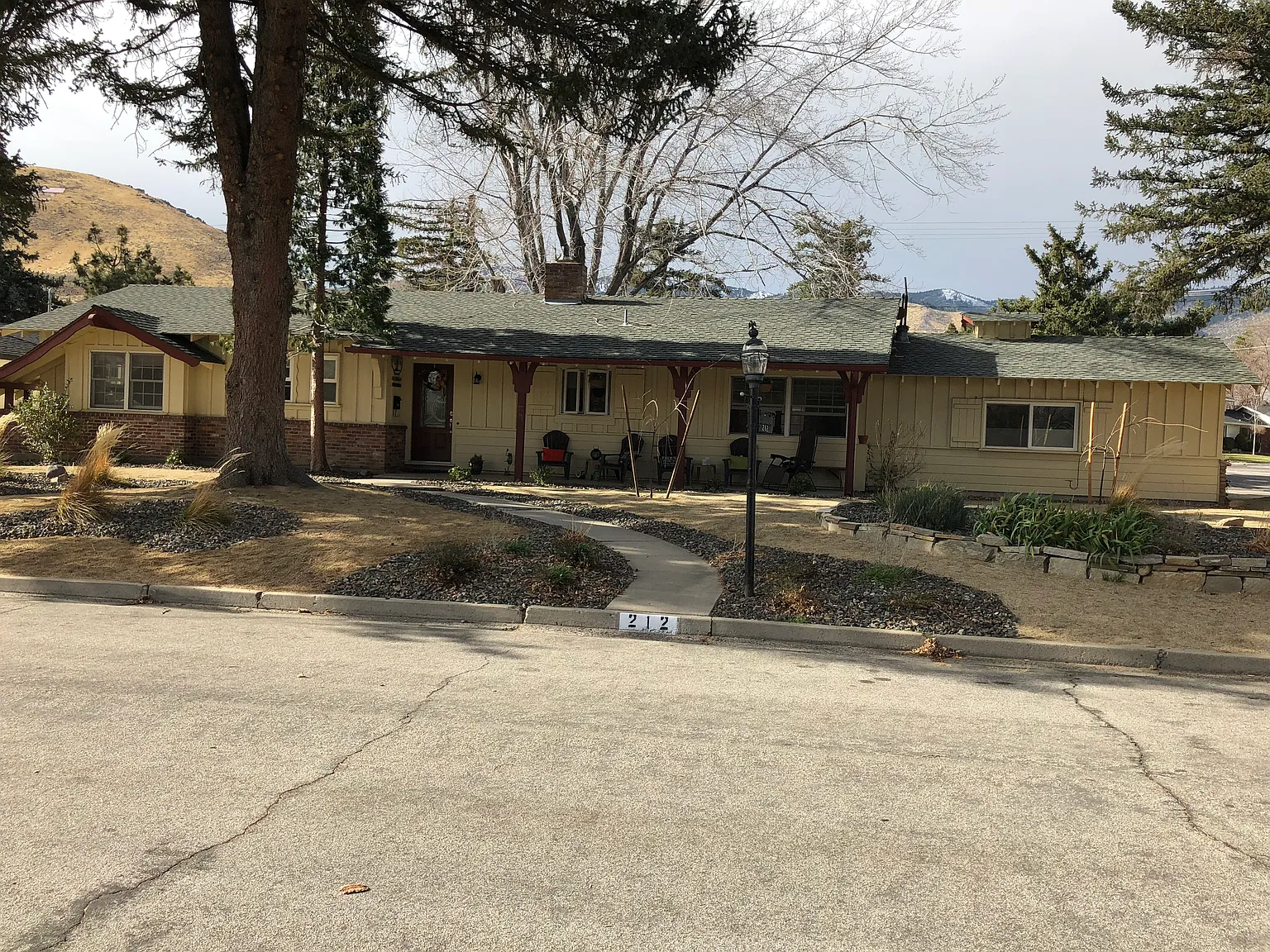 212 Winters Dr photo 1