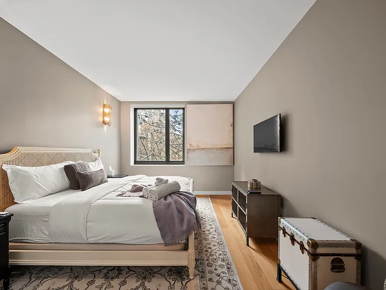 360 E 89th St #4E1 — Photo 15