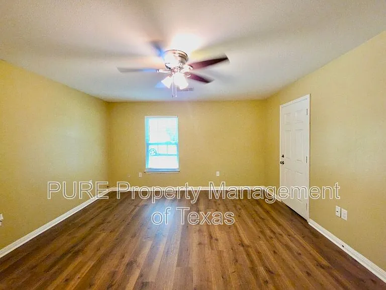 1623 Breezy Cv — Photo 11