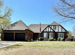 2801 Fairway Dr, Independence, KS 67301