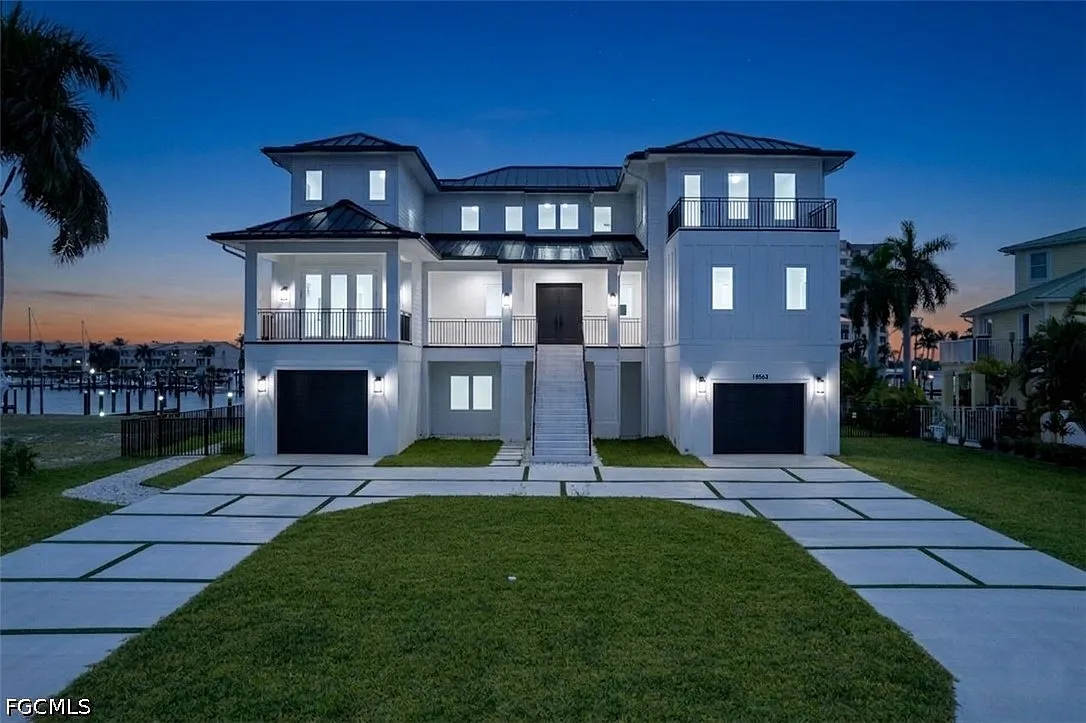 4 bed, 4.5 bath, 3767 sqft, $10,000 — Photo 1