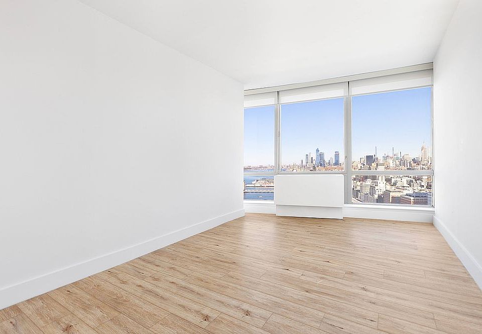 1st image of 41 River Ter APT 1905
