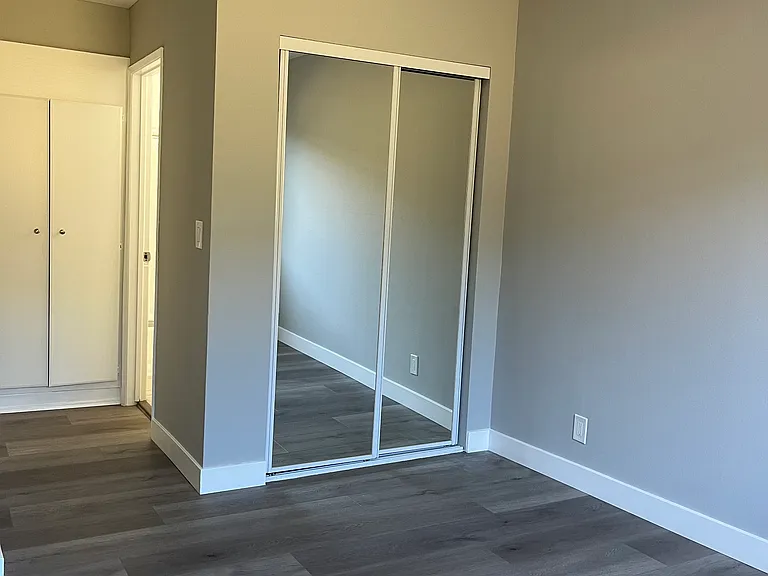 Main Bedroom w/ Bathroom