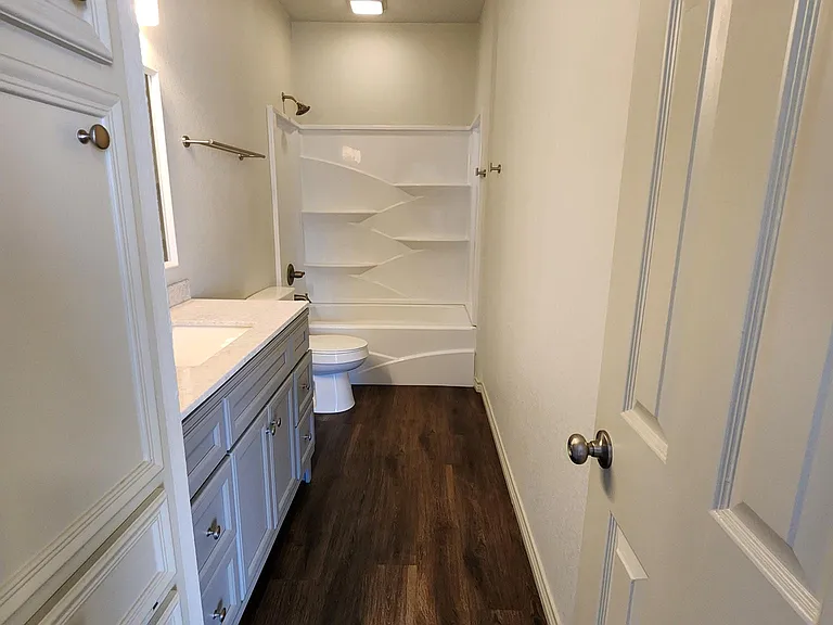 100 Jackman St #109 — Photo 14