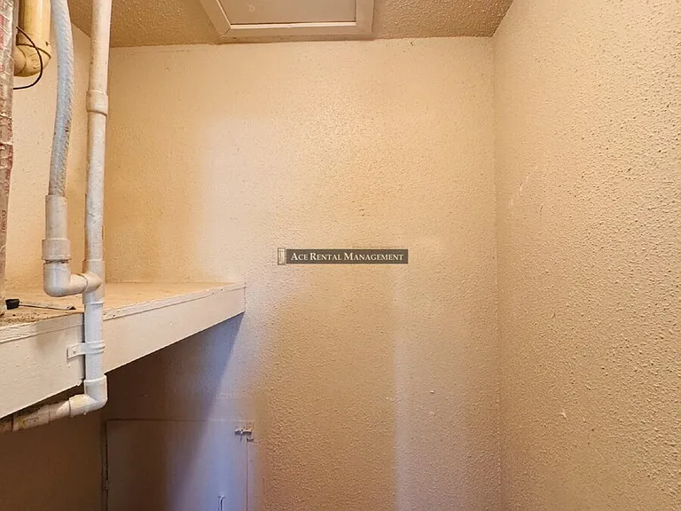 4024 Howard St #B — Photo 7