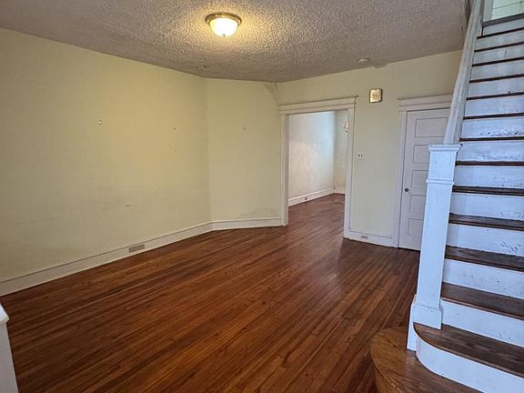4th image of 17 New St