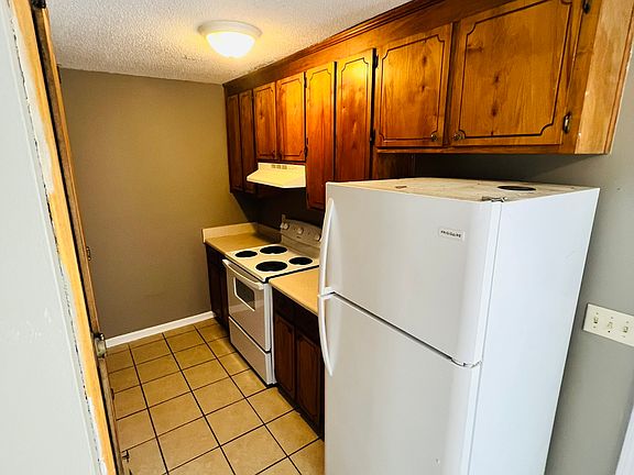 3rd image of 2220 Shannondoah Dr