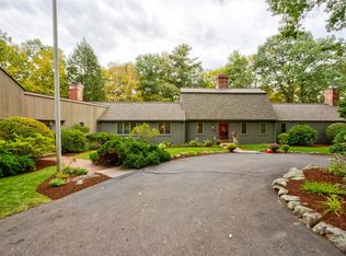 26 Laurel Dr, Bedford, NH 03110