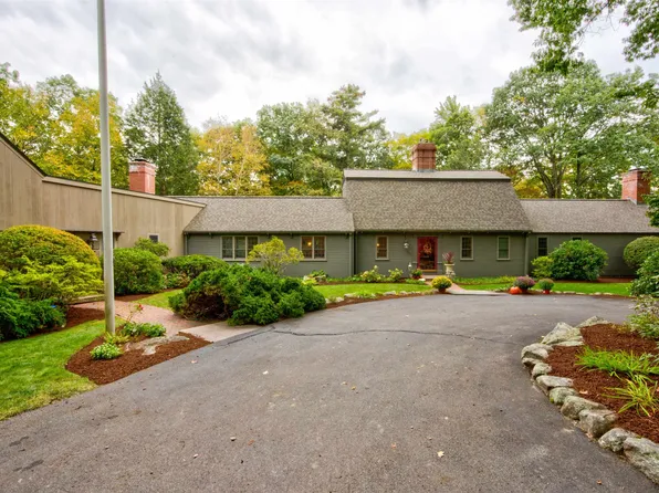 26 Laurel Drive, Bedford, NH 03110