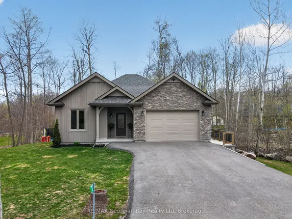 73 Polish Ave, Penetanguishene, ON L9M 1W8