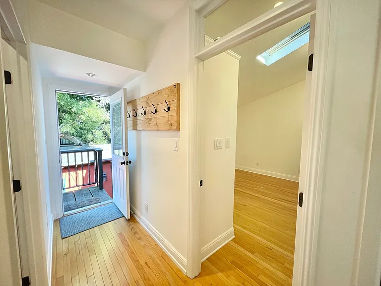 3901-3901 1/2 Folsom Street — Photo 17
