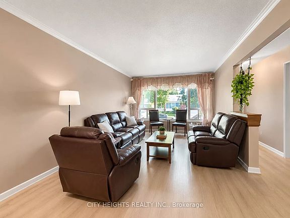 3rd image of 75 Pynford Cres